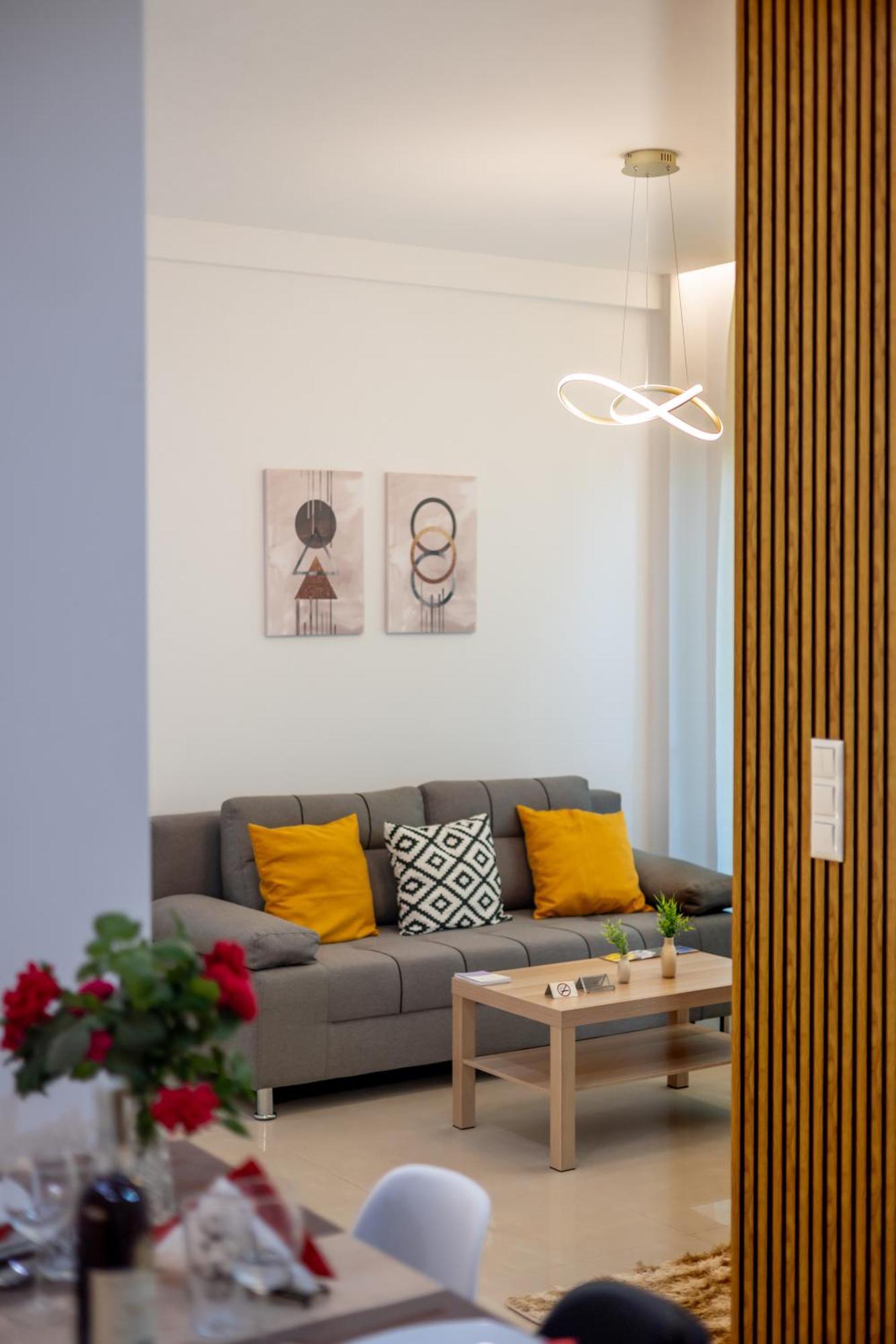 Pagani Urban - Premium Private Apartment Kalamáta Buitenkant foto